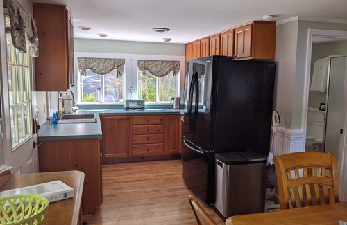 Weare House | Lakefront Cottage on Peaceful Horace Lake