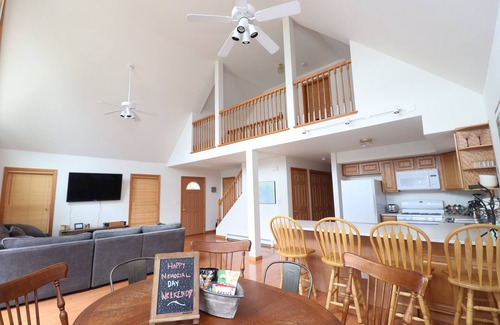 Wurtsboro House | Lakefront family friendly peaceful Catskills retreat!