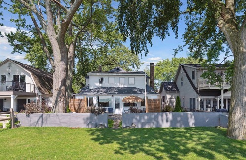 Ida House | Lakefront Family Home/Golf Cart/Beach
