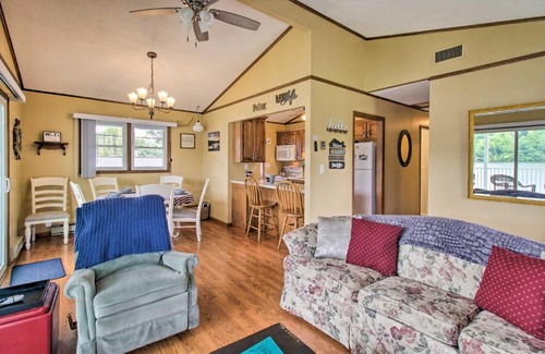 Ingles House | Lakefront Hiwassee Home with Private Dock and Deck!