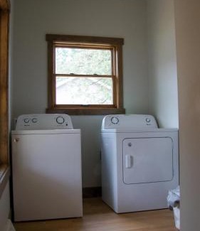 Waupaca House | Lakefront Home 4 Bedroom 4 Bath Sleeps 12