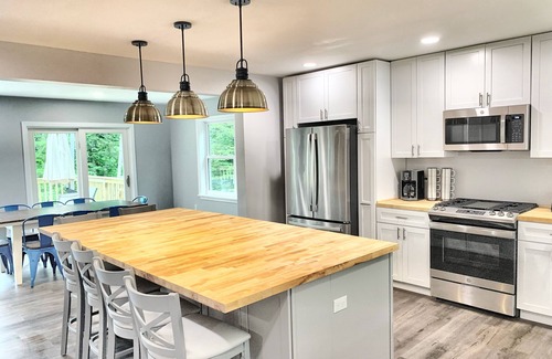 Oakland House | Lakefront home near Colby College and Thomas College