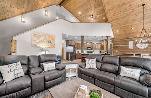 Indian Point House | Lakefront, Hot Tub, Boat Slip & Golf Cart Included