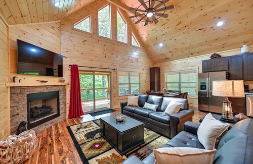 Primrose Cabin | Lakefront in Cliffview. 4BR, 3BTH- No Smoking/Pets. Fishing Dock, Game Rm.More