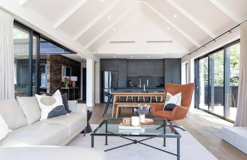 Tikitere House | Lakefront Living - Lake Rotoiti Holiday Home
