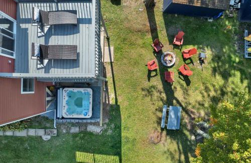 Lake Ariel House | Lakefront Lodge, Hot Tub, Dock, Kayaks