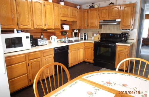 North Glade Hills Cabin | Lakefront Log Home w/Dock Slip – 30% Weekly Discount - Excl. Summer