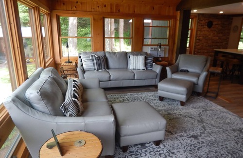 Weare Cabin | Lakefront Luxury Home on Horace Lake