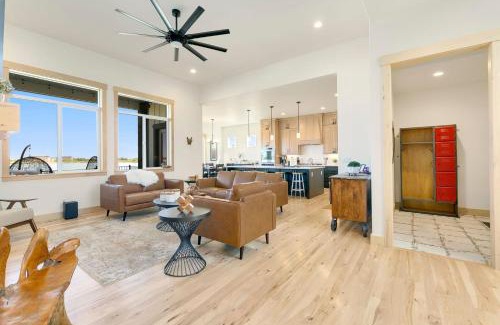Centerra Villa | Lakefront Luxury - Hot Tub, Pool Table & Views!