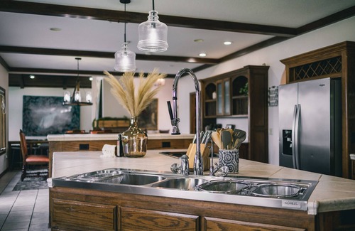 Hot Springs House | Lakefront Mansion! Enjoy Ping Pong, Pool, Shuffleboard, Kayaking, BBQ & Sunsets!