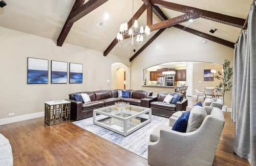 Wylie House | Lakefront Mansion with Pool and Cinema