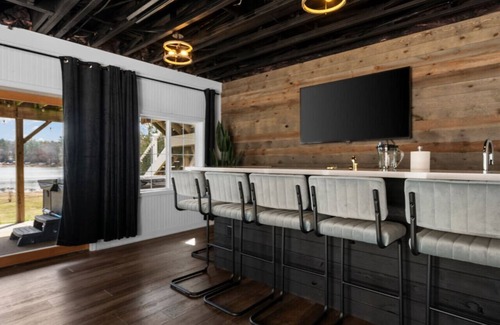 Smyrna House | Lakefront Maston Haven