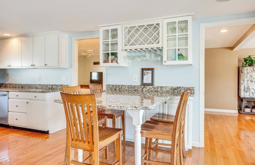 Milton House | Lakefront Milton Home w/Dock & Private Beach