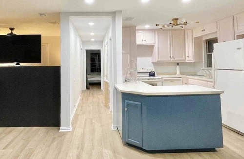 Cedar Park House | Lakefront Peaceful home Jonestown