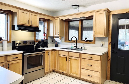Butler Cabin | LAKEFRONT Peninsula House ONE of a KIND SPOT! Private Dock, Pet Friendly