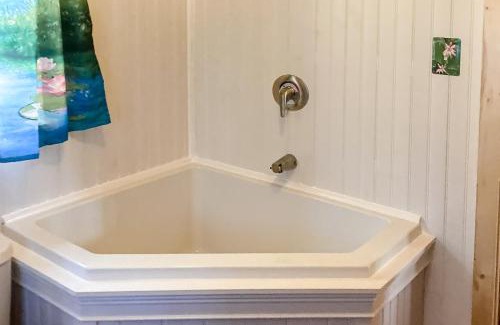 Augusta House | Lakefront Pines