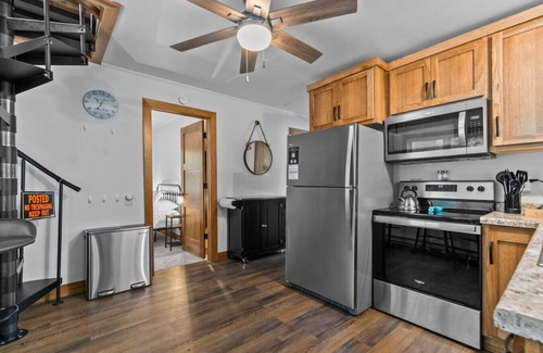 Waupaca House | Lakefront! Private Dock! Kayaks&Paddleboards!