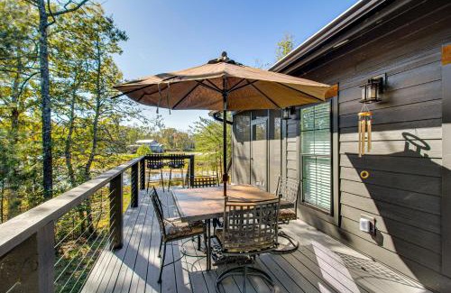 Tracy City House | Lakefront Retreat at Waters Edge with Fire Pit!