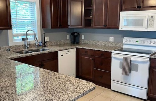 East Wakefield House | Lakefront Retreat! Dog Friendly!