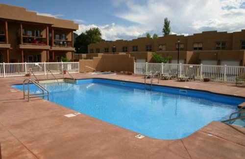Okanagan-Similkameen House | Lakefront Townhouse Family Complex, Popular Wine Country and the Best Golfing