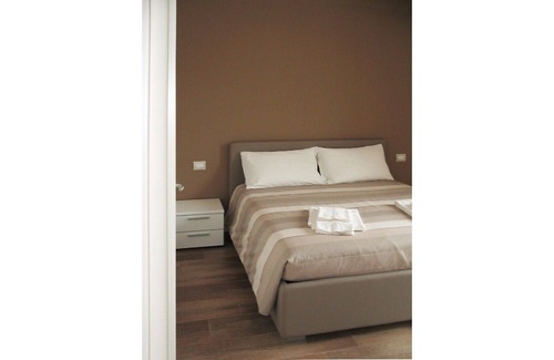 Spinone Al Lago Apartment | Lakefront two-room apartment in a residence with seasonal swimming pool and solarium