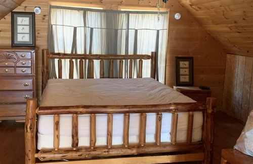 Beddington House | Lakefront vacation Rental 3 bedrooms, 1 bath, sleeps 6