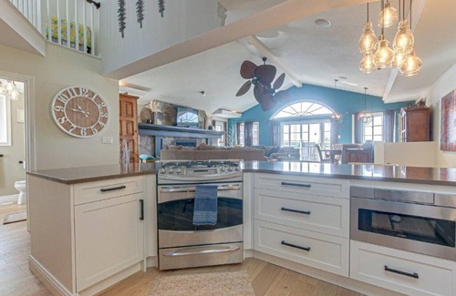 Central Elgin House | Lakefront View w Private BEACH! - Spacious Luxury Estate Home ~ Pet Friendly