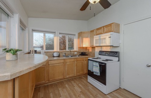 Frisco House | Lakehouse Bungalow-Frisco Location