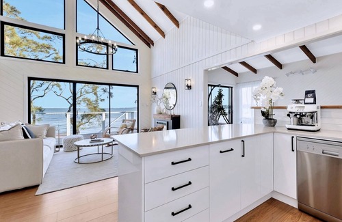 Tegerin House | Lakes Breeze: A Picturesque Waterfront Lake House with Lots of Fun