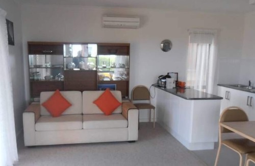 Lakes Entrance Apartment | Lakes Entrance Highland Apartment