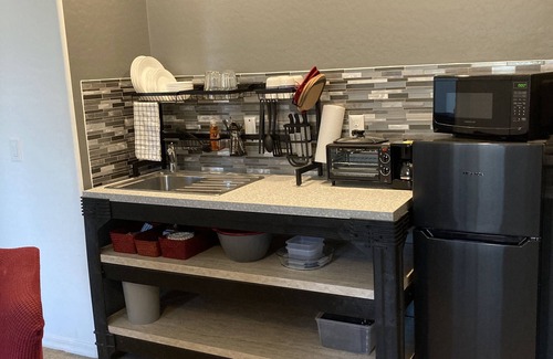 Maricopa Apartment | Lakeside 1 Bedroom Apt w/living room, kitchenette and laundry