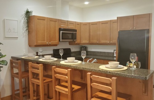 Okanagan-Similkameen Condo | Lakeside 2BD Retreat at Casa Del Mila Oro Lake Osoyoos-Pool, Patio, Beach!