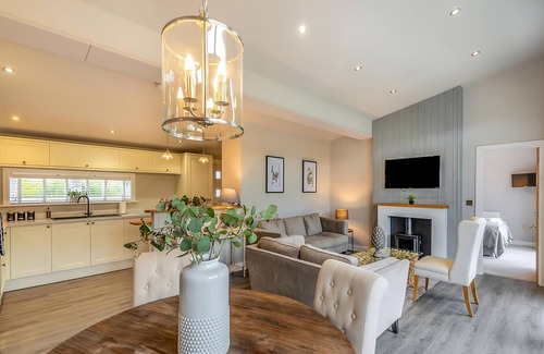 Woodhall Spa Ski Chalet | Lakeside 3 Pet Friendly