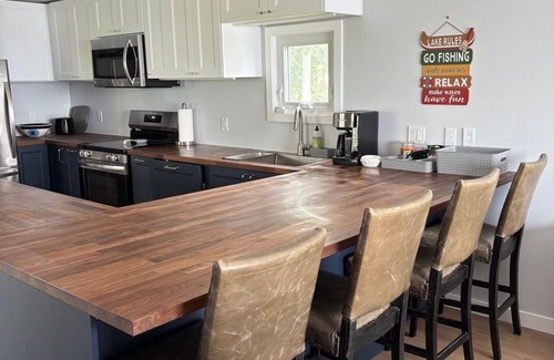 70 Mile House Cabin | Lakeside Cabin Retreat - Green Lake