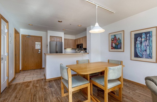 Lakeside Village Condo | Lakeside Condo in Keystone, Mountain & Lake Views, Walk to Shops, Restaurants