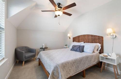 Tullahoma House | Lakeside Cottage w/Golf Cart, Hot Tub, & Fire Pit