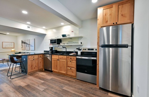 Webb Lake Condo | Lakeside Fishing Bear Condo: Beach, Sauna, Club Room, Private Balcony