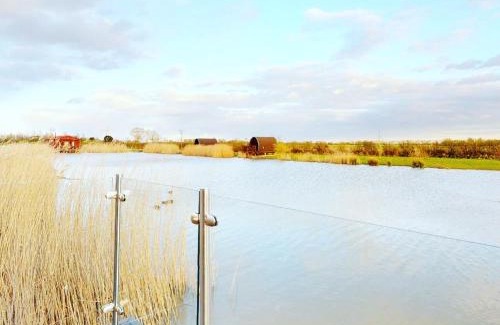 Boston House | Lakeside Fishing Cabins