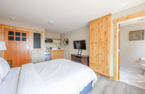Kings Beach Apartment | Lakeside Hotel room #7 in Kings Beach