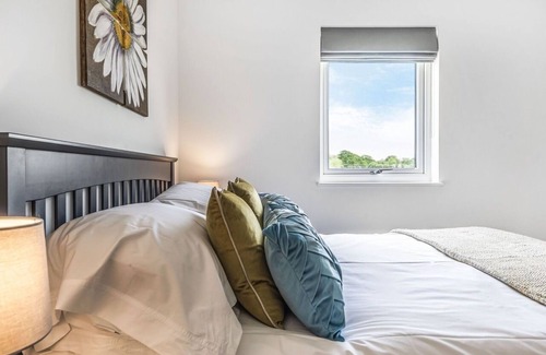 Sturminster Marshall Cabin | Lakeside Lodge by Grandeur Property