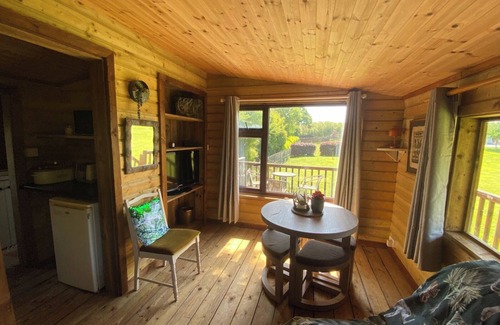 Castlemartyr Cabin | Lakeside Lodge - Castlemartyr - Sleeps 4