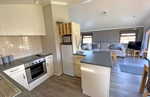 Bethersden House | Lakeside Lodge with Beautiful Views
