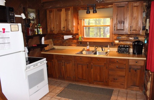 Lake Arrowhead Cabin | Lakeside Log Cabin W/Sandy Beach and Docks! Sleeps 6-8
