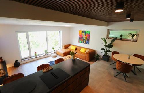 Vrbove Apartment | Lakeside Luxury Apartment Caroline