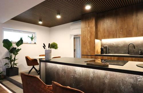 Vrbove Apartment | Lakeside Luxury Apartment Caroline