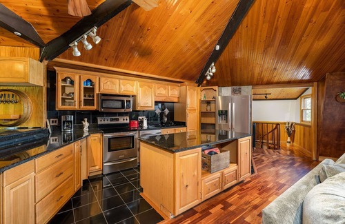 Oak Grove Cabin | Lakeside Retreat: Unwind and Rejuvenate at our Boone Lake Rental with Hot Tub