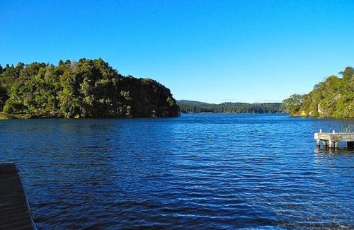 Okere Falls House | Lakeside Villa - Lake Rotoiti Holiday Home