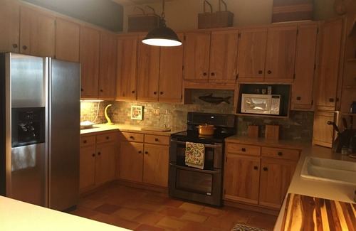 Lenoir City Apartment | Lakeside Woodland Retreat