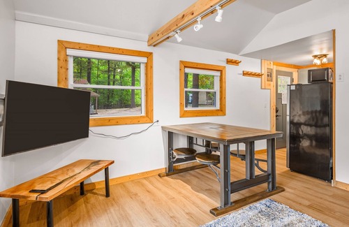 Mayfield Cottage | Lakeview Cottage-Pontoon Rentals Available