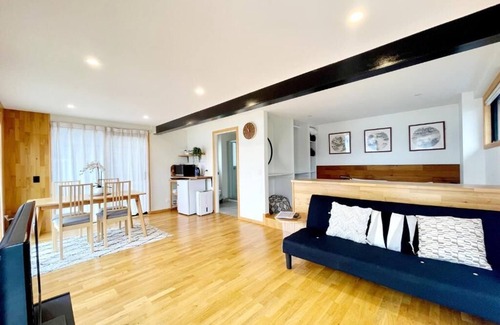 Sunshine Bay Apartment | Lakeview Holiday Studio